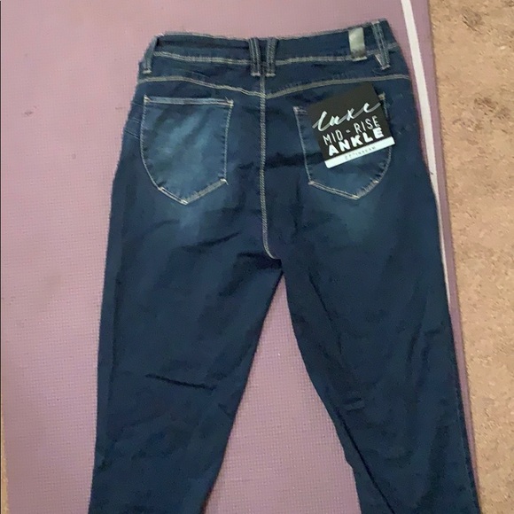 Jeans - Picture 3 of 3